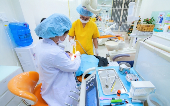 Đội ngũ Nha Sĩ Cát Tiên